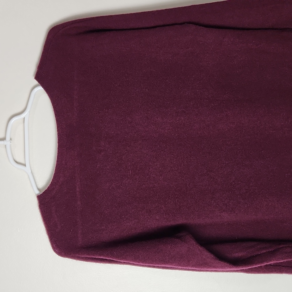 Griffen 100% Cashmere Crewneck Sweater Fringe Hem Burgundy Maroon Lightweight - Picture 7 of 13